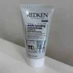 Mini kondicionér Acidic Bonding Concetrate – na posilnenie odfarbenych vlasov